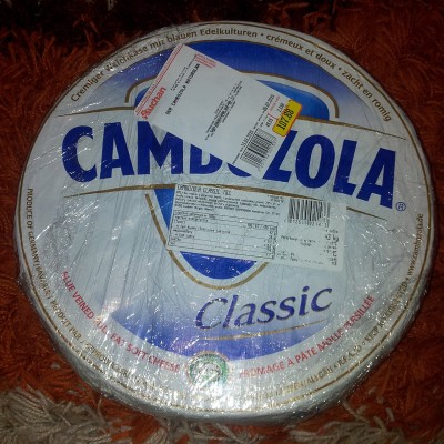 Сыр Gambozola. Целый круг.jpg