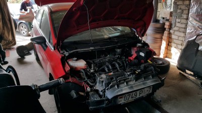 2017.09.23 Ford Fiesta на ремонте у Баламута 1.jpg