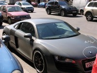 Audi-R8-BMW-1.jpg